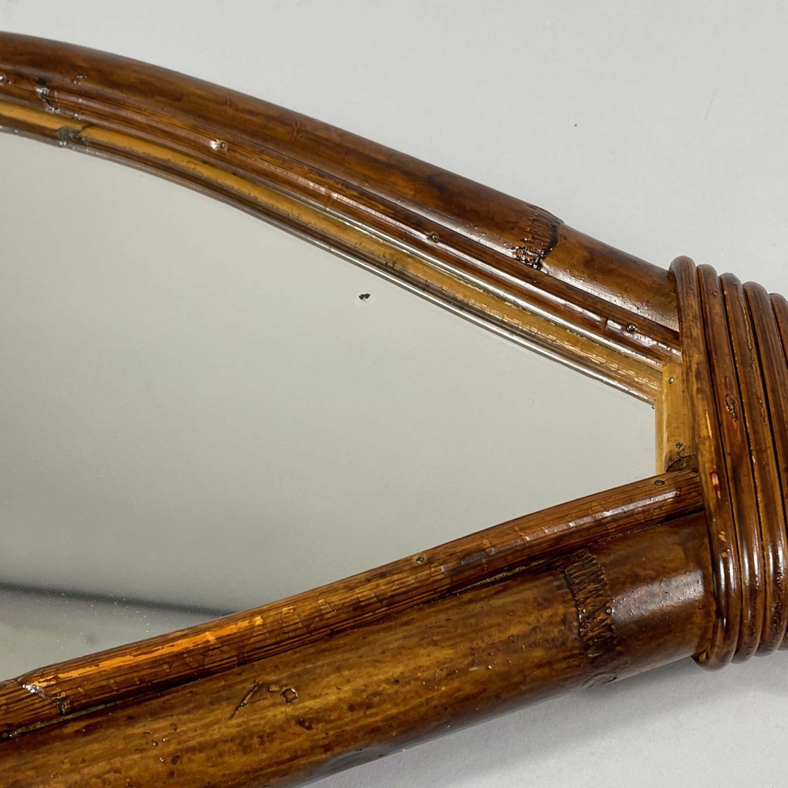 photo vinterior Mid Century Bamboo & Rattan Fish Shaped Mirror, France 1950s