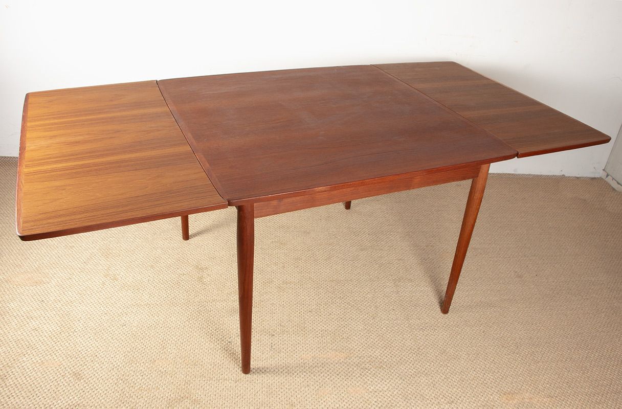 photo vinterior Table à manger danoise carrée et extensible en teck, modèle 592, par Arne Vodder pour Sibast, 1960.