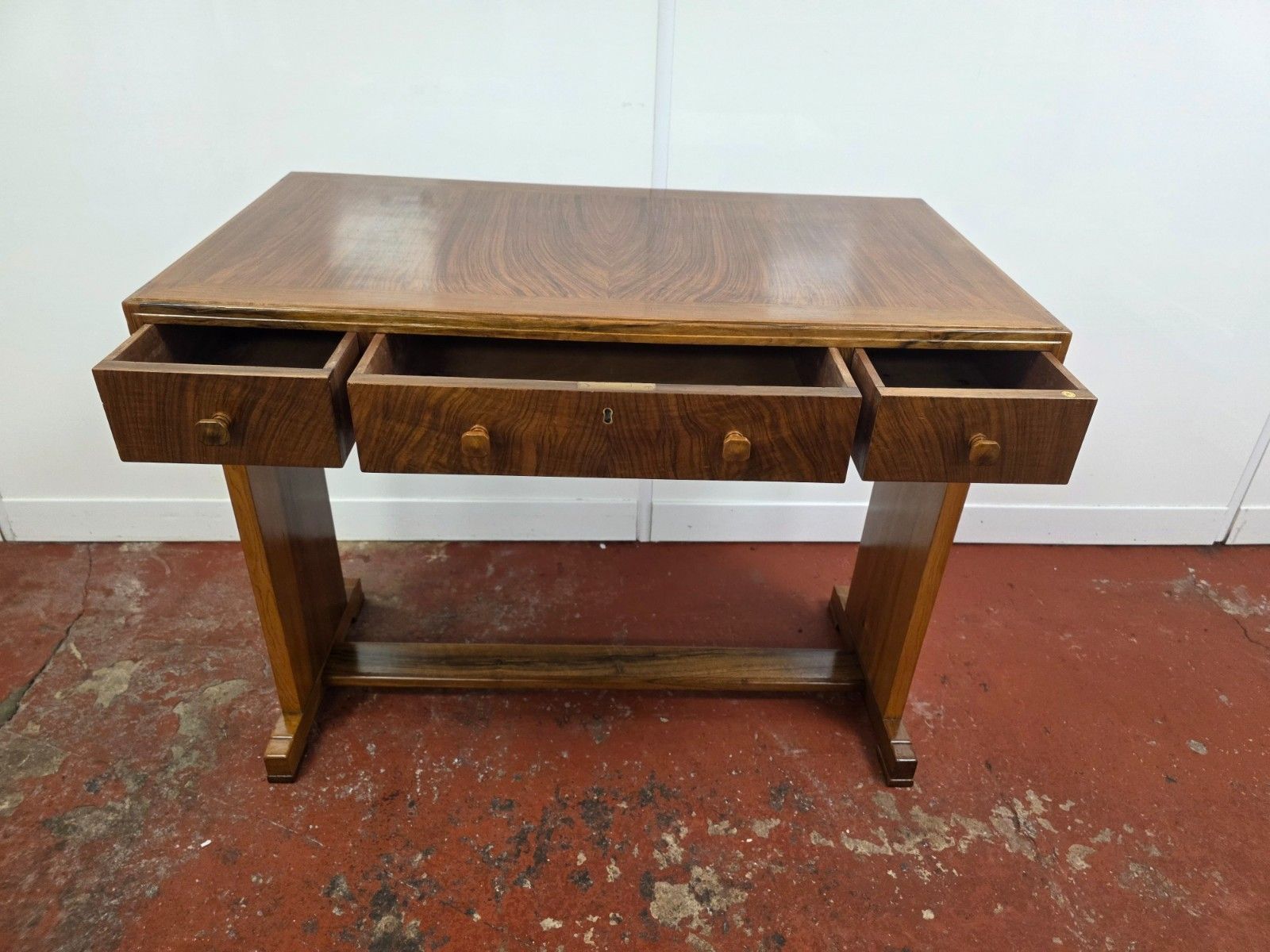 photo vinterior Heals Of London 1930s Walnut Art Deco Desk/Sidetable