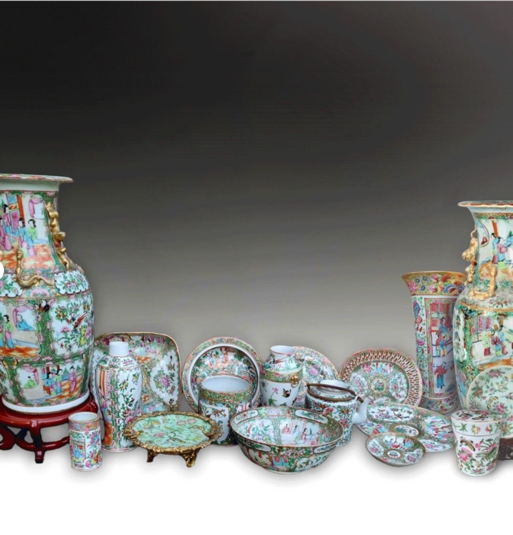 Antique Chinese  "Rose Canton" Lidded Vase With Side Handles Circa 1830 26cm  H photo vintage