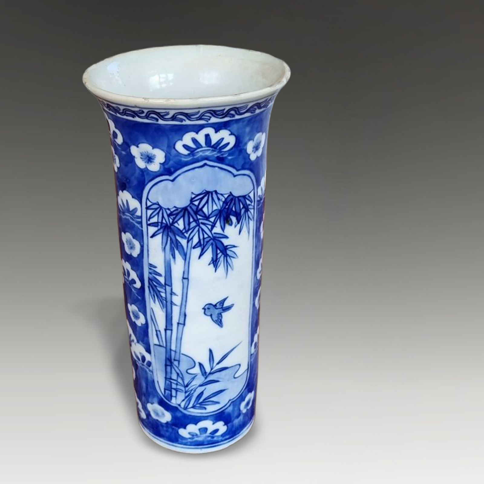 Chinese Antique Large Trumpet Vase  19thc  Qing Dynasty 1644 1911 23cm 9" Tall