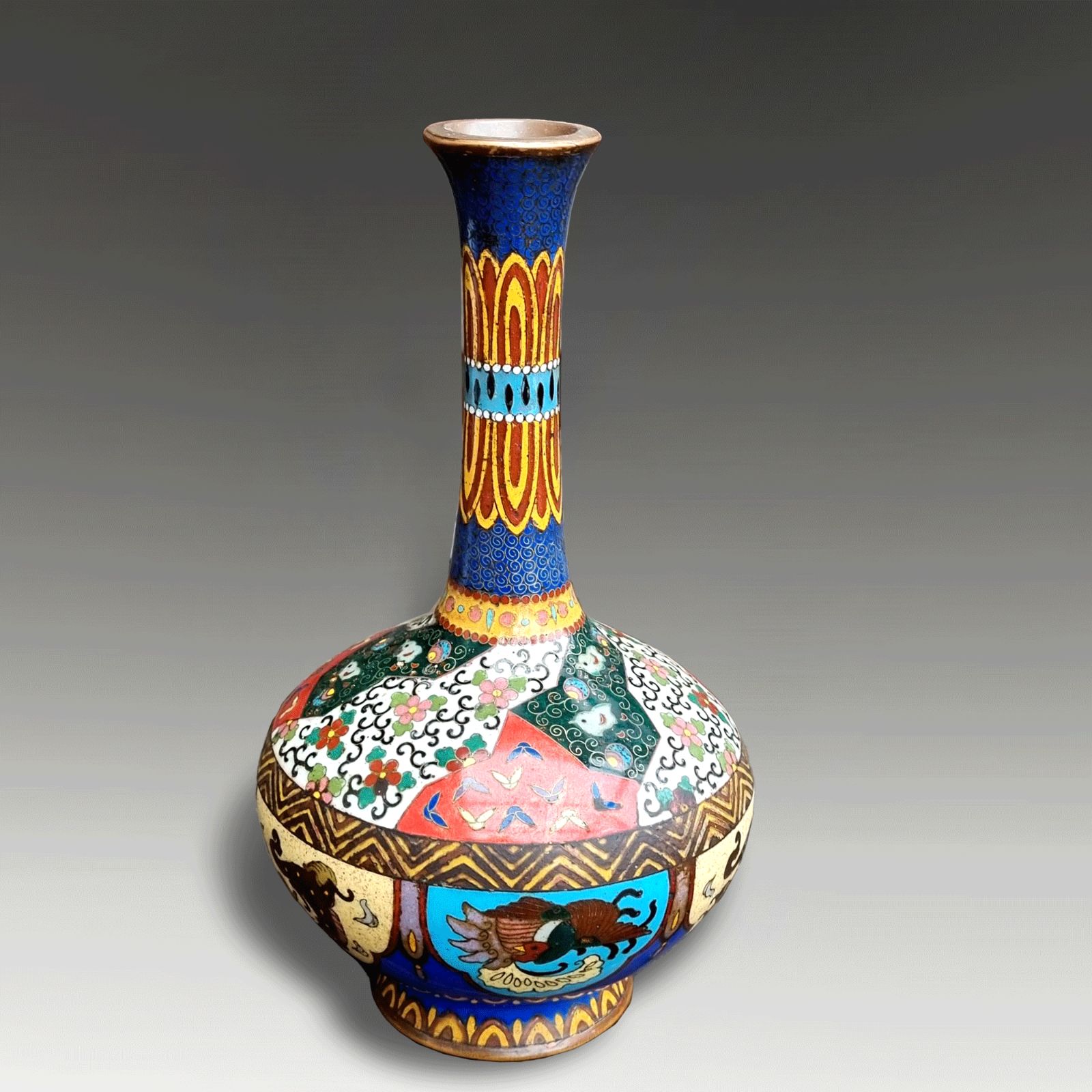 Japanese Cloisonne Vase  Meiji 19thc  Vibrant Design & Colours  Superb 19cm H photo furniture