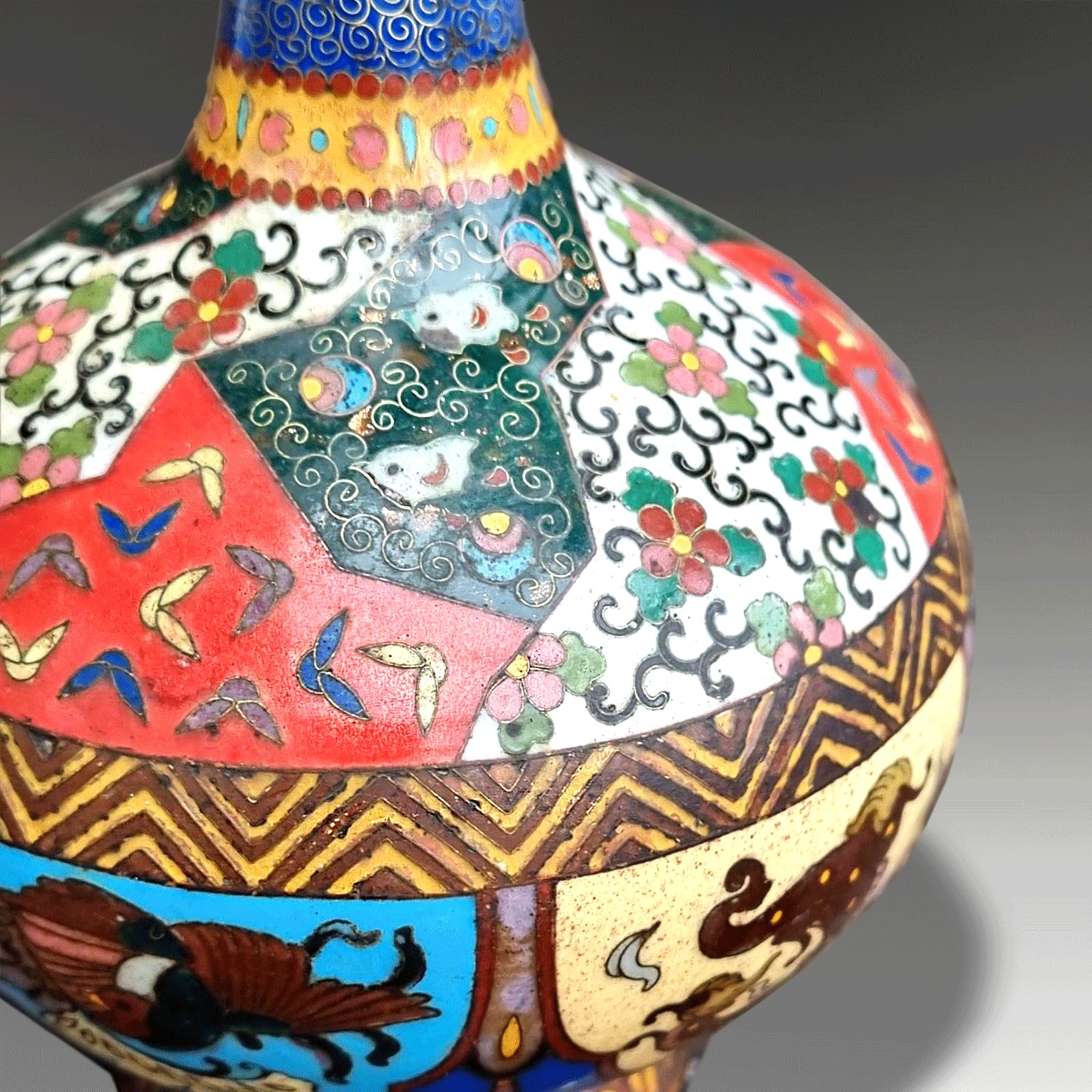 Japanese Cloisonne Vase  Meiji 19thc  Vibrant Design & Colours  Superb 19cm H photo Home Decor