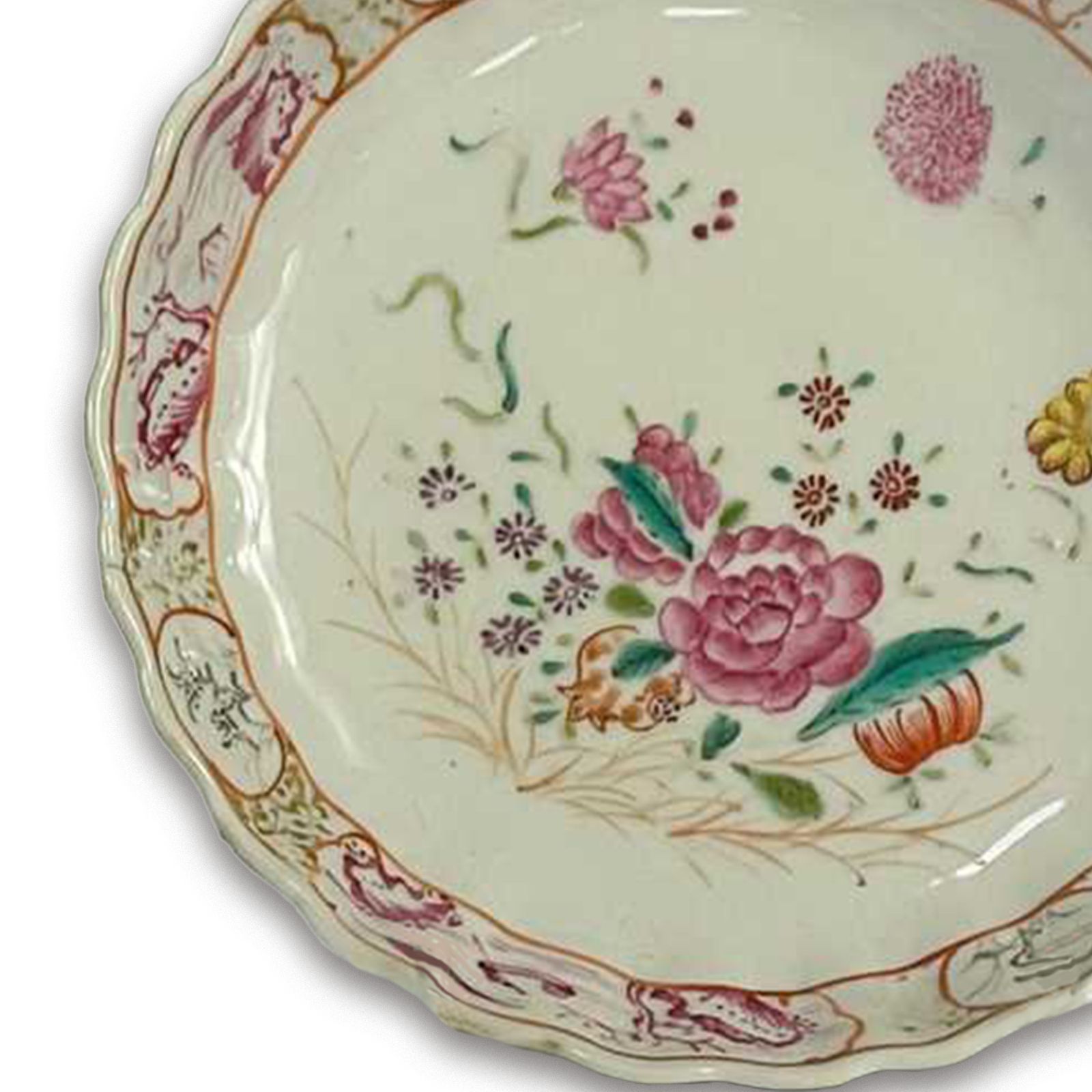 Chinese Famille Rose Pair Of Dishes Qianlong  18th Century  Diameter  16cm photo for sale
