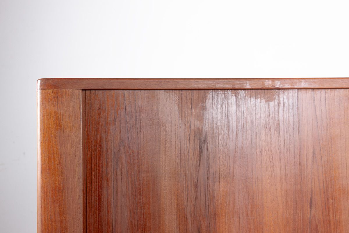 photo vintage Enfilade danoise en teck modèle 42, par Harry Østergaard pour Randers Møbelfabrik, 1960.