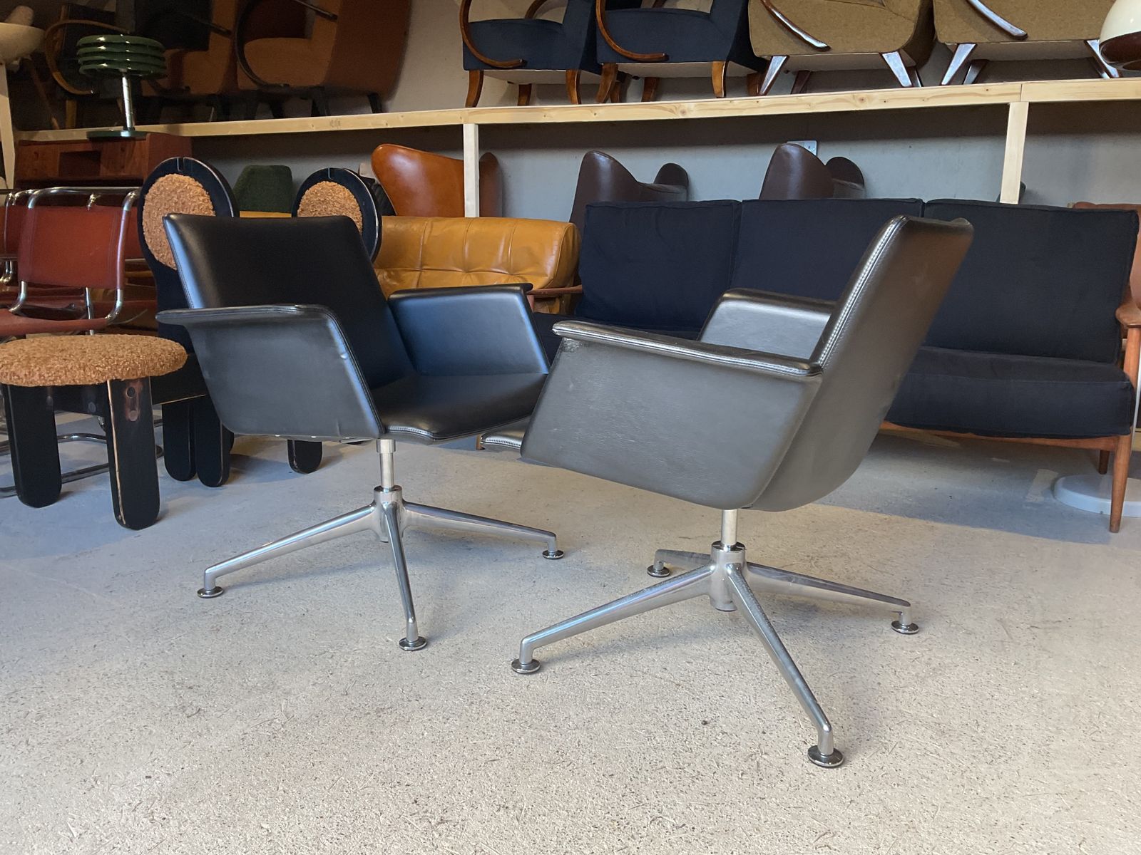 Knoll, Bauhaus Style Armchairs Designed By Brunner , 2013, Set Of 2 photo Furniture