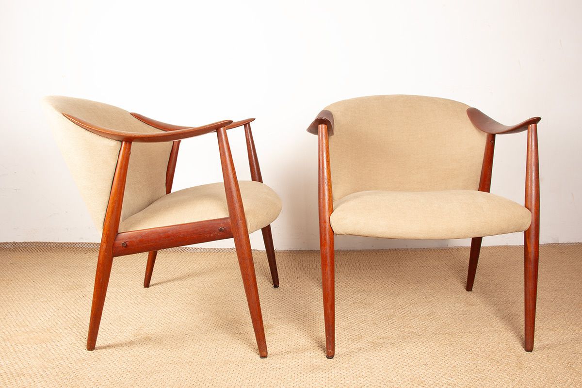 Mobilier Paire de fauteuils scandinaves en teck et tissu, modèle New Tyrol par Gerhard Berg pour Westnofa, 1960. photo