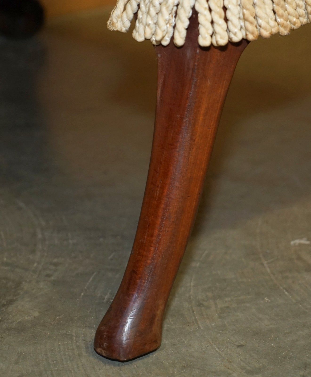 photo buy Fine Antique George III Circa 1780 Hand Carved Settee Sofa With Claw & Ball Legs