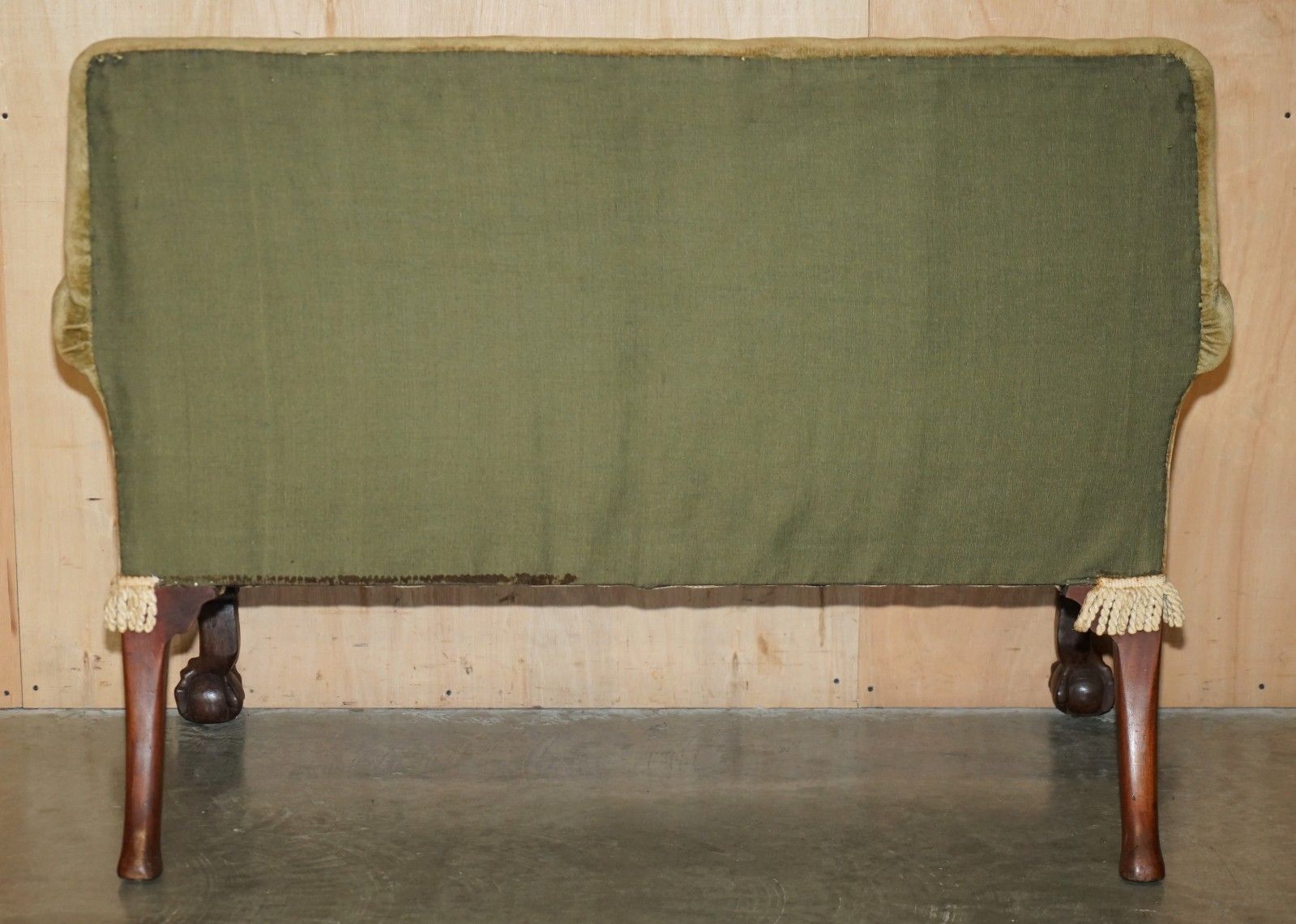 photo vintage Fine Antique George III Circa 1780 Hand Carved Settee Sofa With Claw & Ball Legs