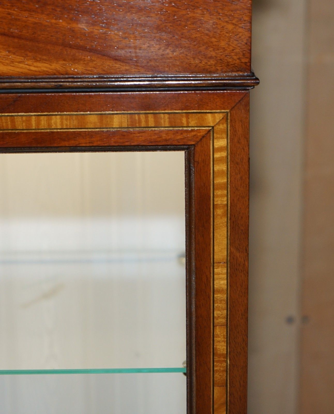 photo furniture Suite Of Five Sheraton Revivial Led Light Display Cabinets With Glass Shelves