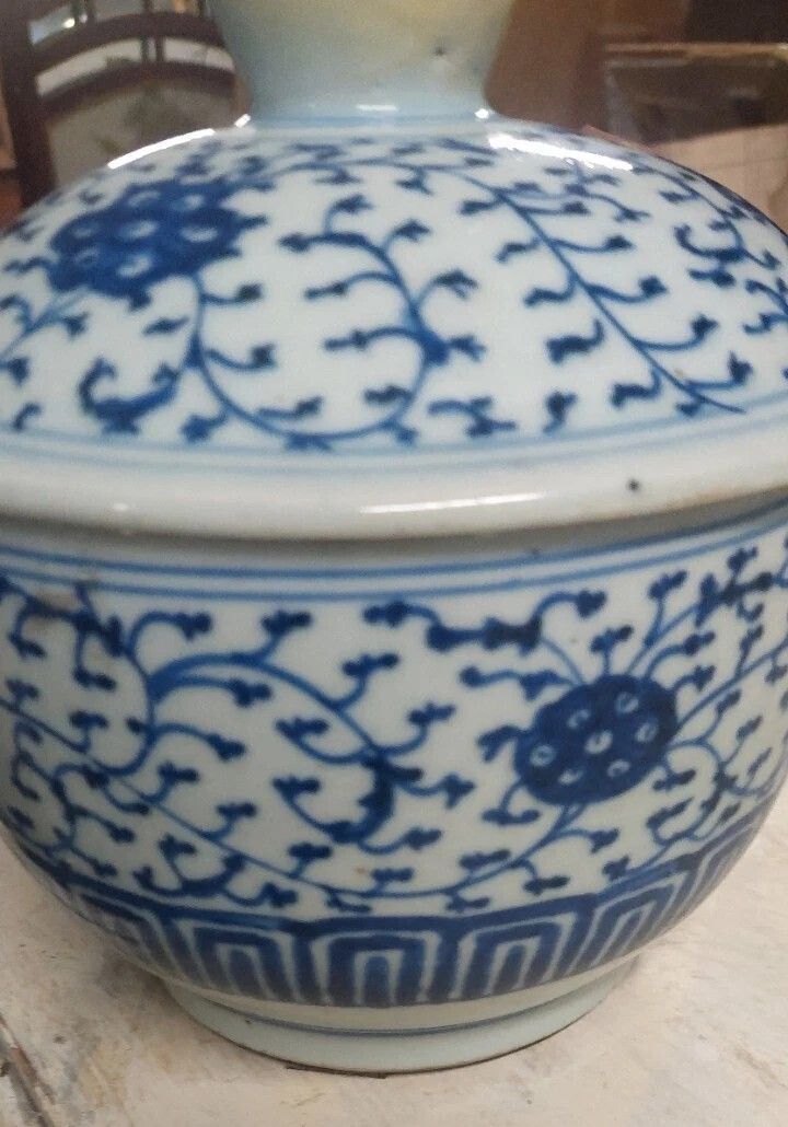 Antique Blue And White Porcelain Pot From China, Qing Dynasty, 19th Century photo 180.0