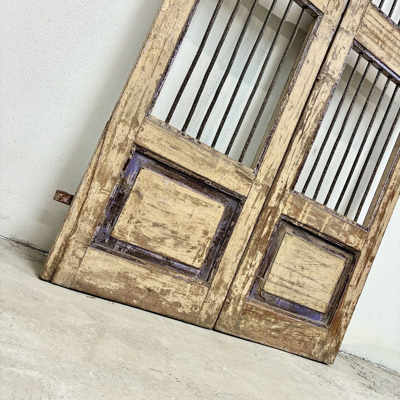 Antique Teak Gates, 1800s photo vinterior
