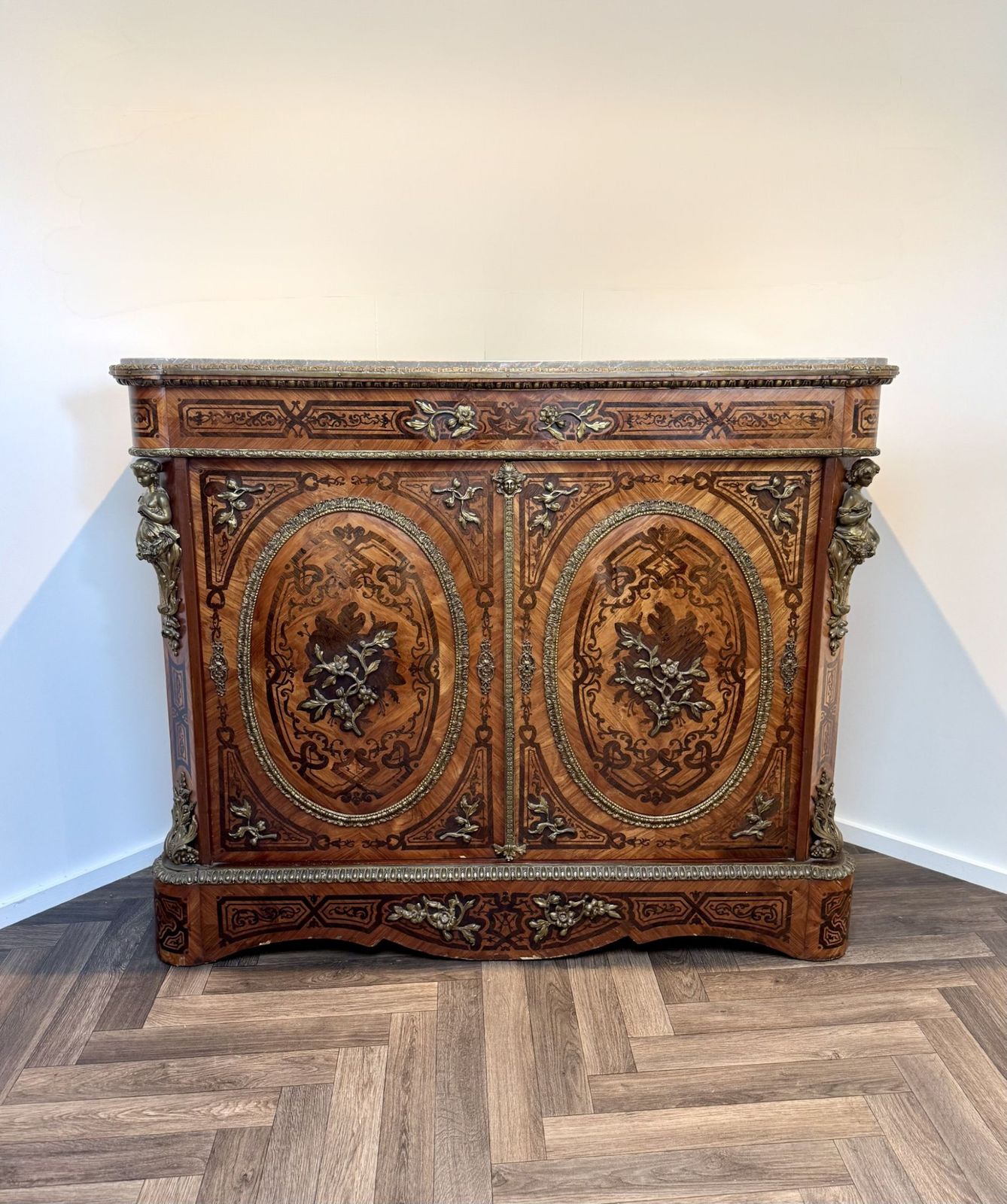 Exquisite Quality Antique 19th Century French Marquetry Inlaid Cabinet