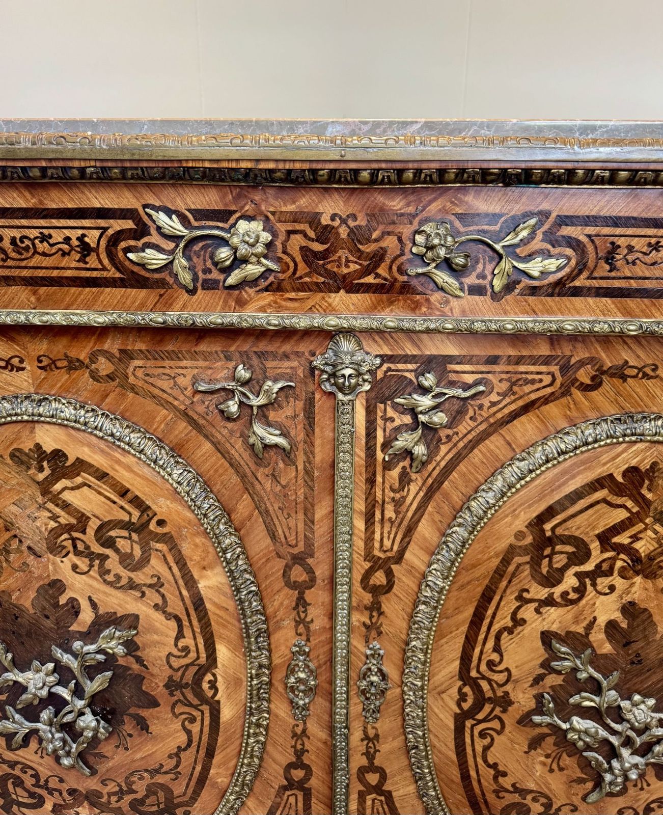 photo furniture Exquisite Quality Antique 19th Century French Marquetry Inlaid Cabinet