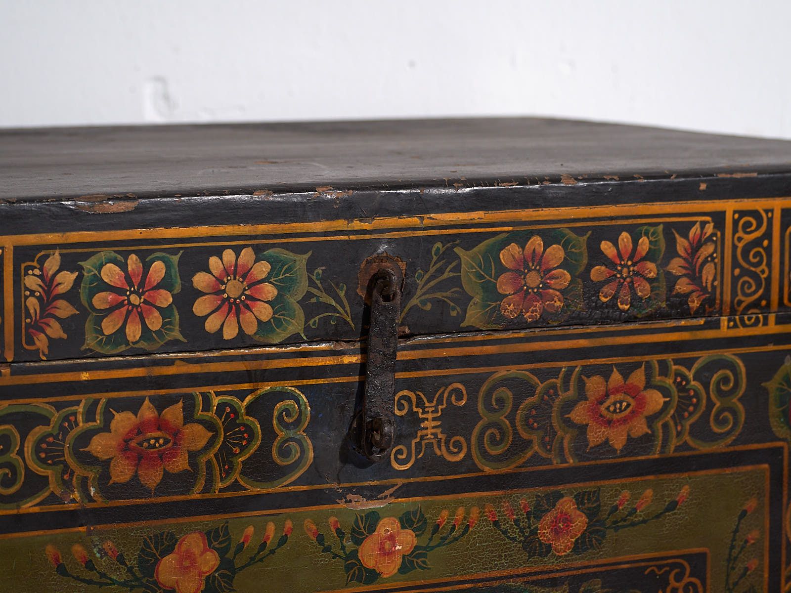 photo furniture Antique Wooden Box With Illustrations Of Peonies (China, C.1900) #5