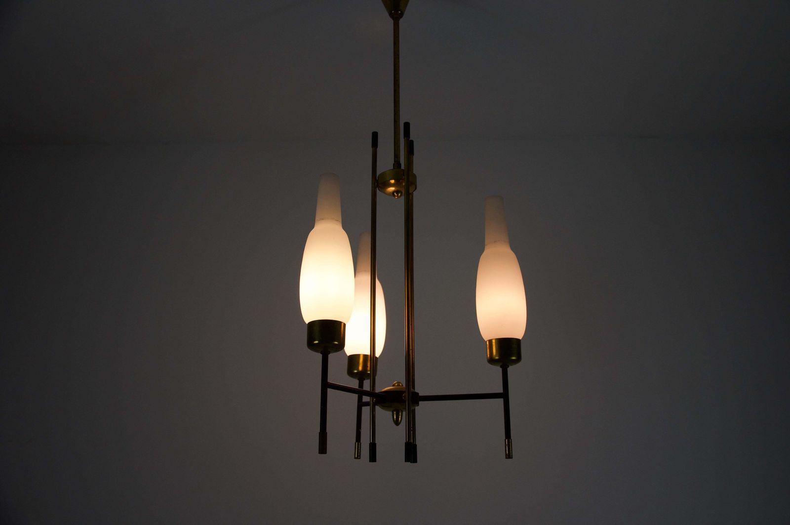 photo vintage Stilnovo Brass And Opal Glass Chandelier, Italy, 1960s