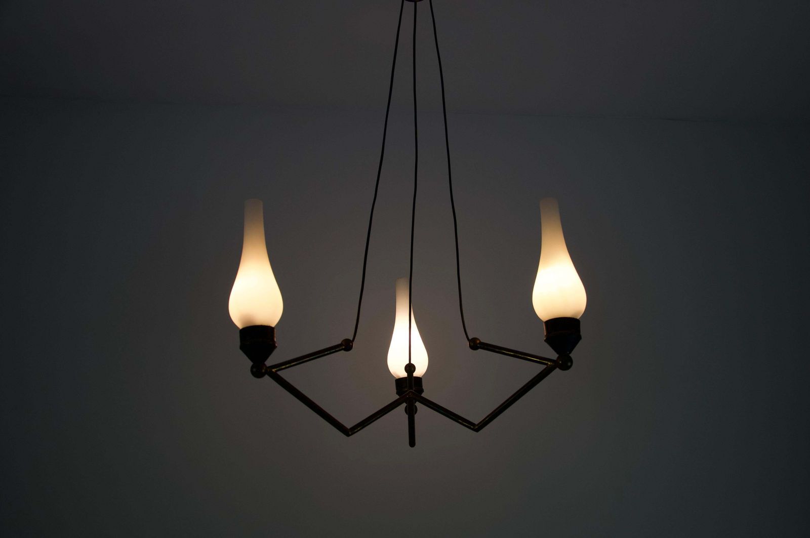 photo vintage Stilnovo Brass And Opal Glass Chandelier, Italy, 1960s