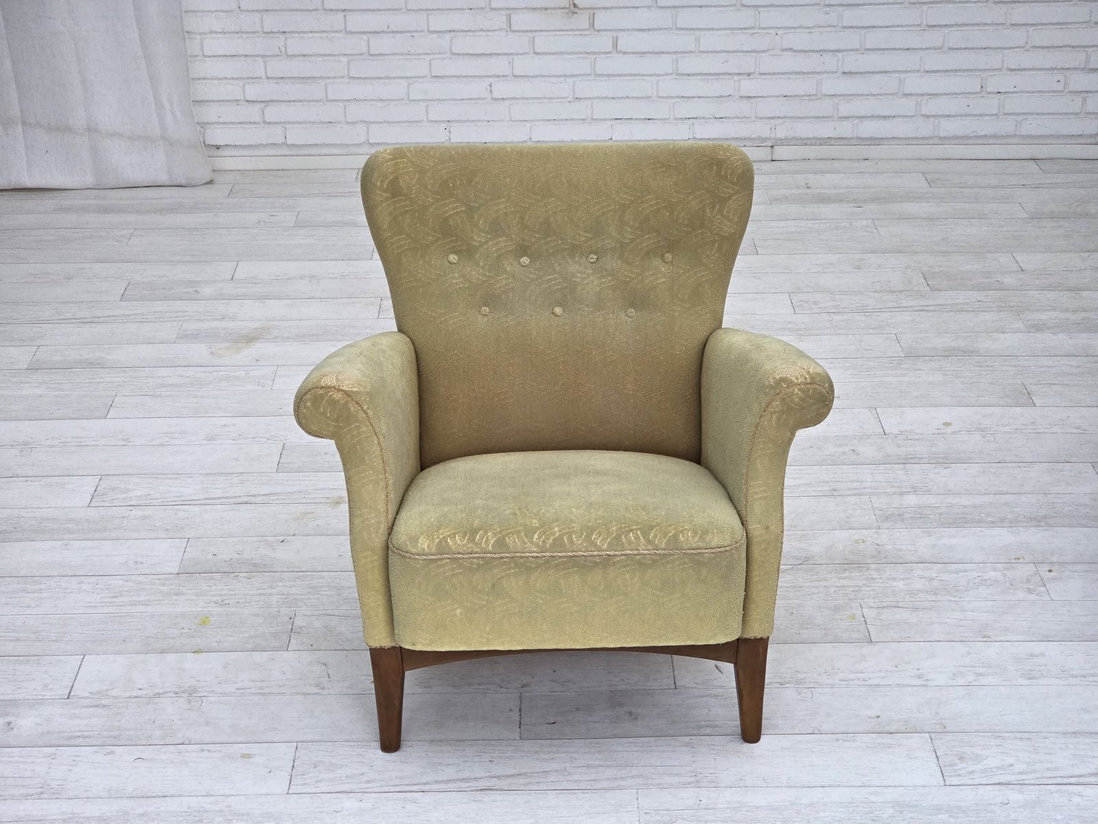 photo vinterior 1960s, Danish Armchair By Fritz Hansen, Series 8000/8020, Original Condition.