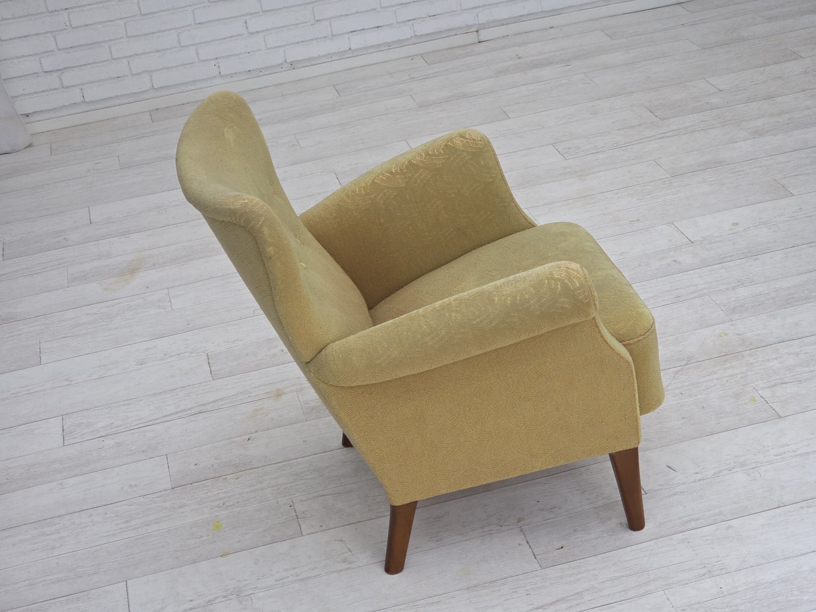 photo buy 1960s, Danish Armchair By Fritz Hansen, Series 8000/8020, Original Condition.