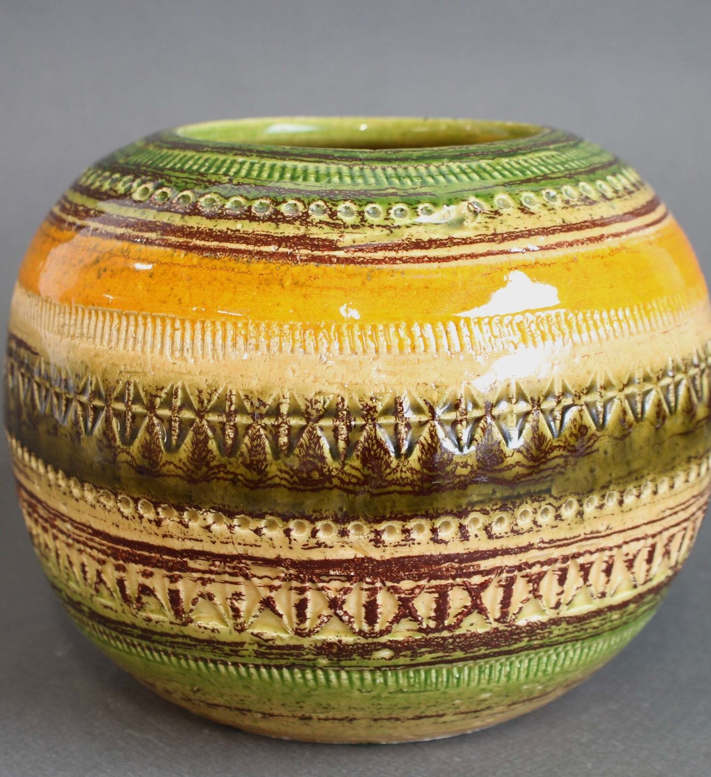 photo buy Mid Century Italian Ceramic Vase By Aldo Londi For Bitossi (Circa 1960s)