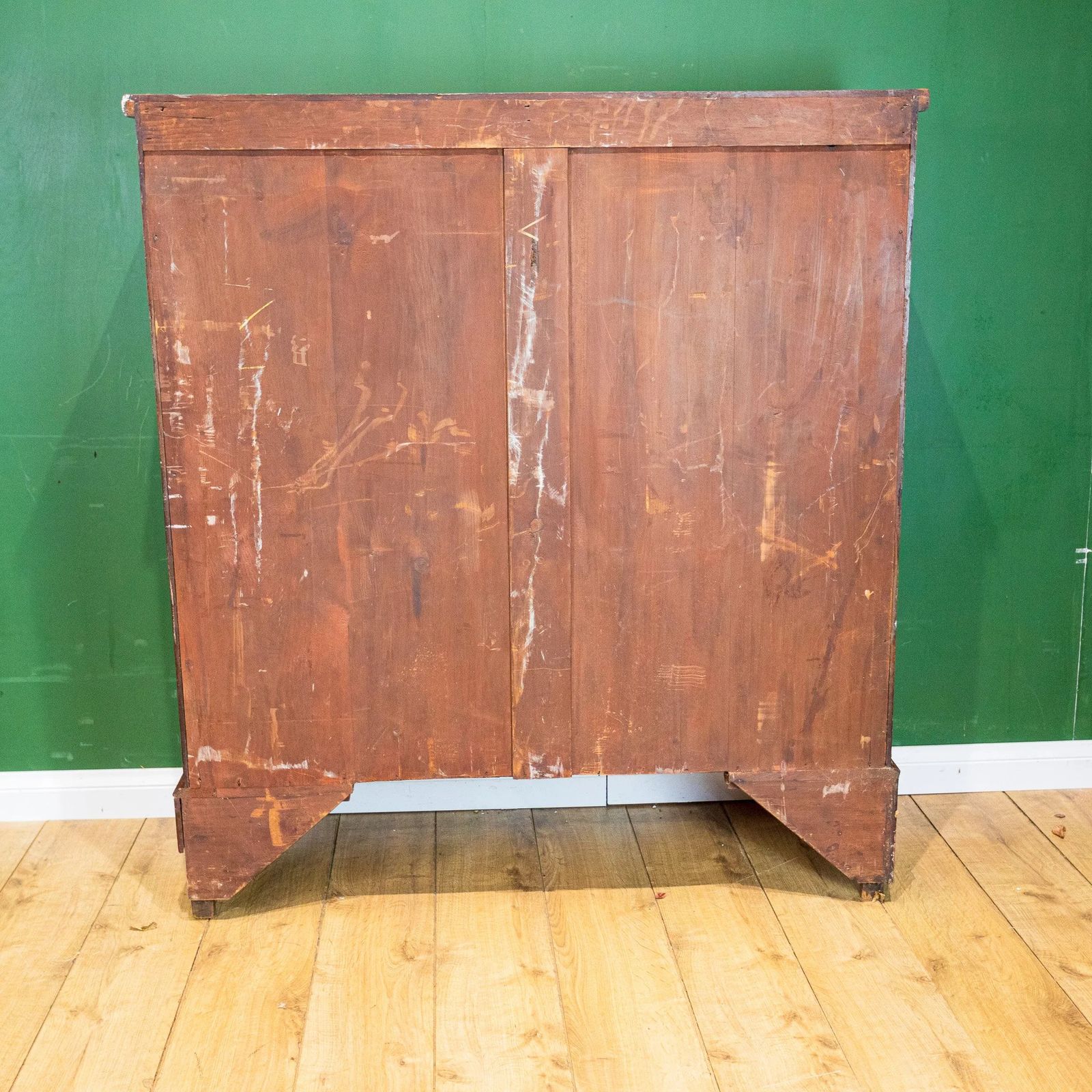 photo buy Large Flamed Mahogany Scotch Chest Of 5 Drawers