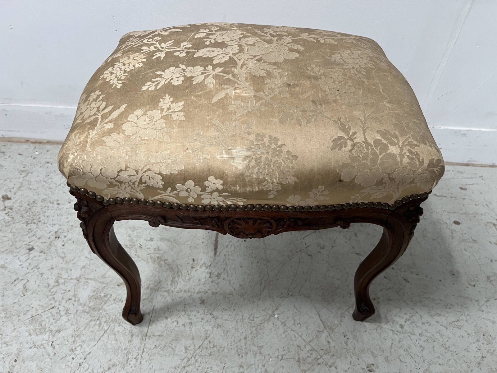 photo vinterior Set Of Two Chairs And A Stool In The Louis XV Style, Made Of Walnut.