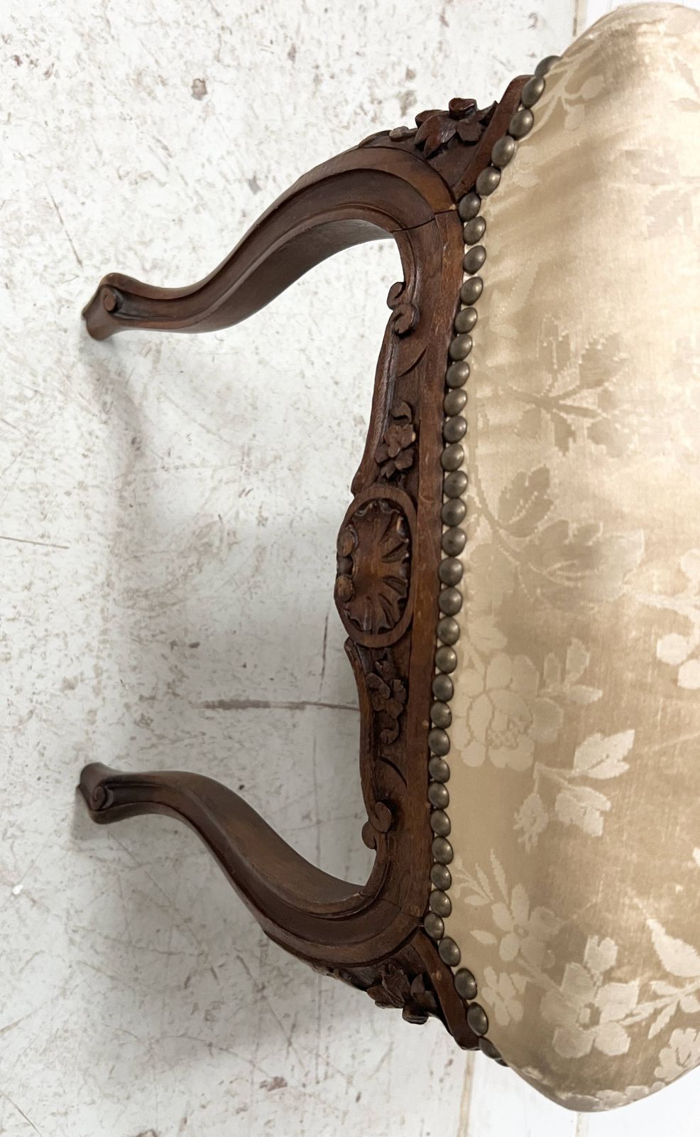 photo vintage Set Of Two Chairs And A Stool In The Louis XV Style, Made Of Walnut.
