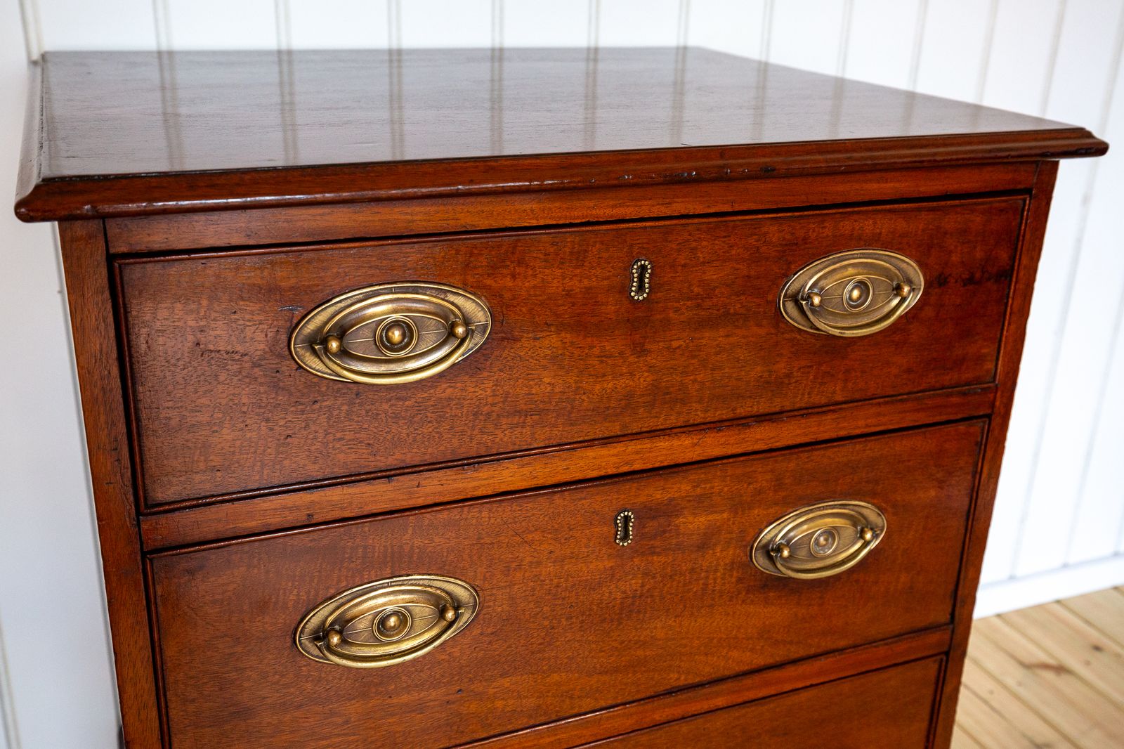 Georgian Mahogany Chest Of Drawers Country House Small Bachelor’s Office Bedside Compact Brass English Antiqu.E Early 19th Century photo vinterior