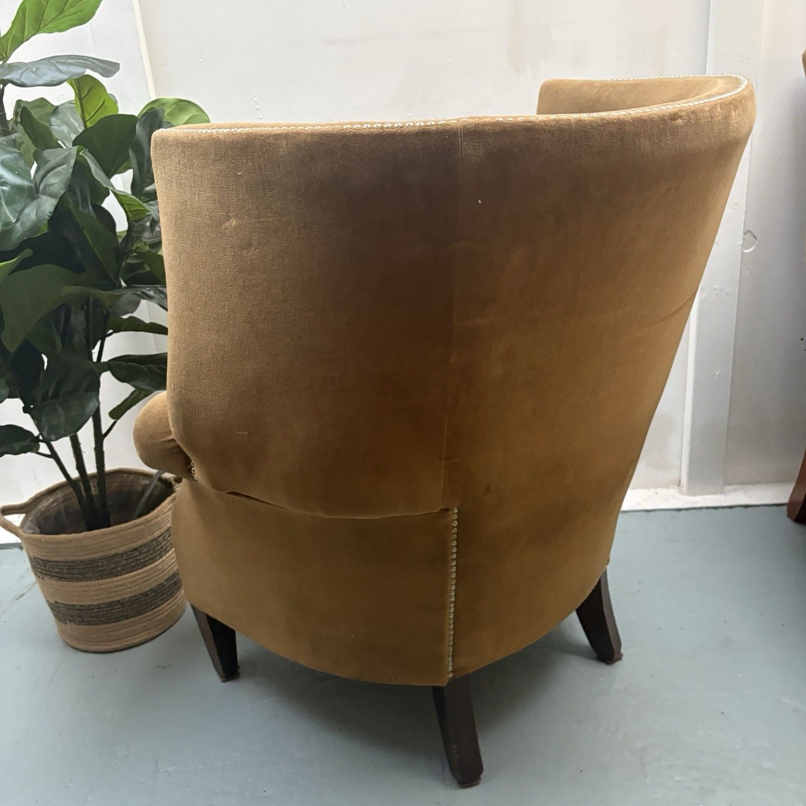 Fabulous Antique High Winged Barrel Backed Porters Style Aged Gold Arm Chair photo 1650.0