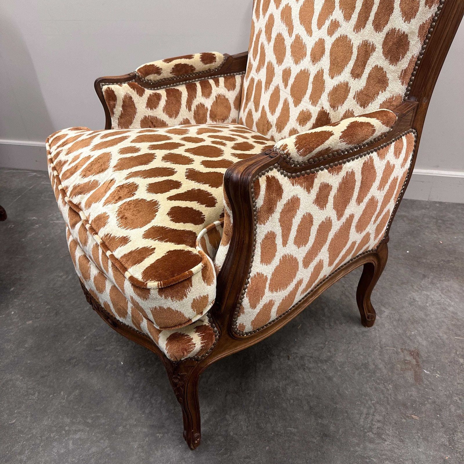 Paar Louis XV Stijl Fauteuils Met Giraf Velours Bekleding, Frankrijk, Ca. Jaren 1950 photo buy