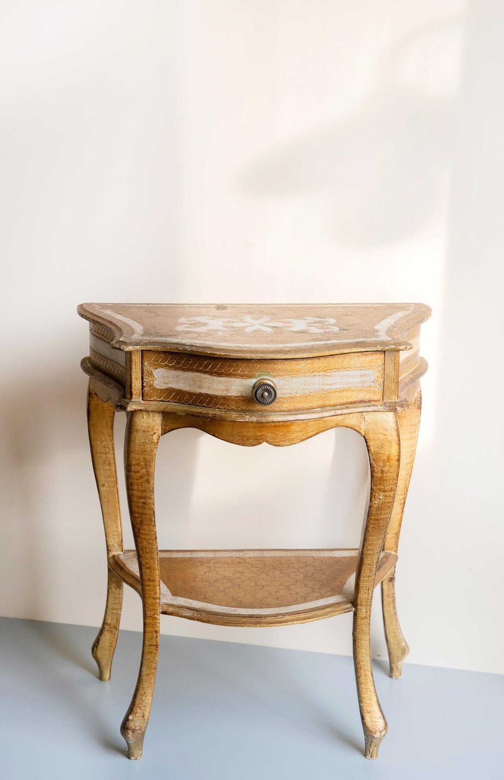 Florentine Giltwood End Table – Italian 1960s Vintage – Gold Nightstand Or Console Mid Century Modern photo for sale