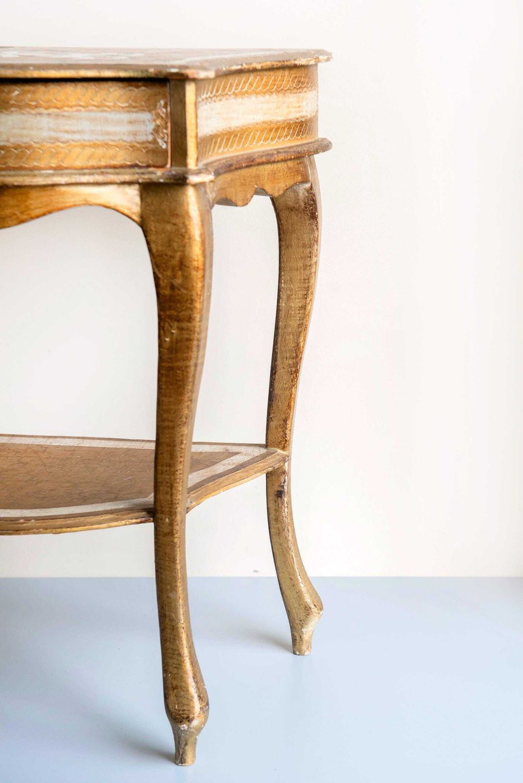 Florentine Giltwood End Table – Italian 1960s Vintage – Gold Nightstand Or Console Mid Century Modern photo 492.0
