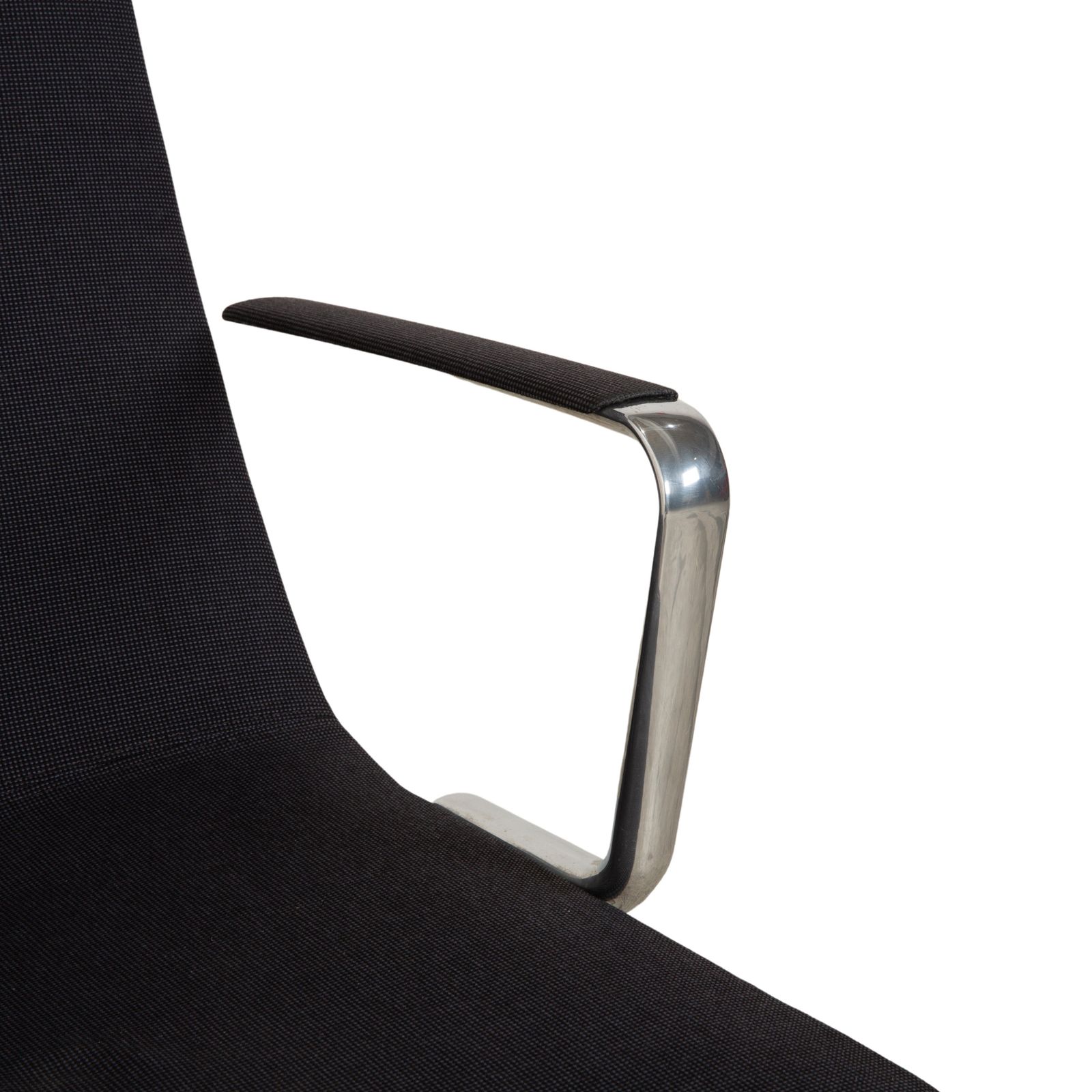 Fauteuil Arper Catifa 46 en tissu gris foncé bleu, fonction manuelle photo Mobilier