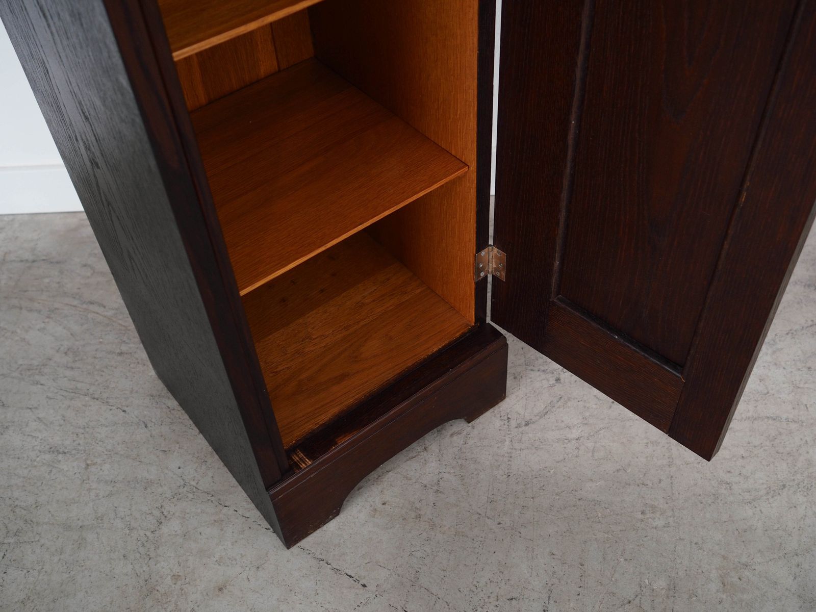 739.0 Oak Cabinet, Danish Design, 1950s, Production: Denmark photo
