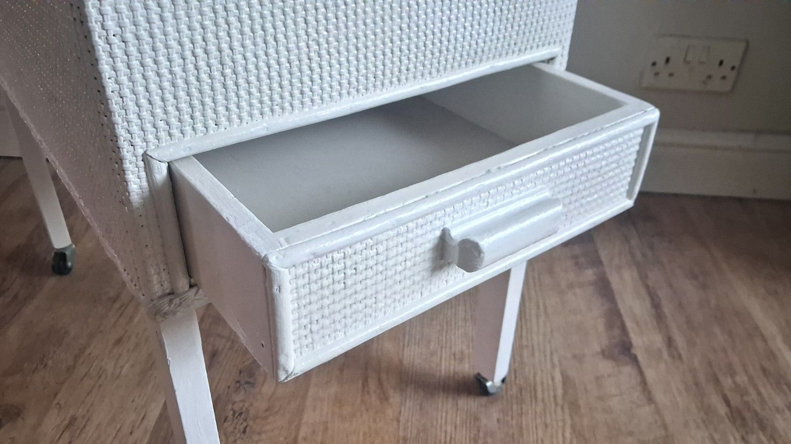 1960's Lloyd Loom ?  Bathroom Storage/Trolley , Linen/Towel Storage/Rail photo vintage