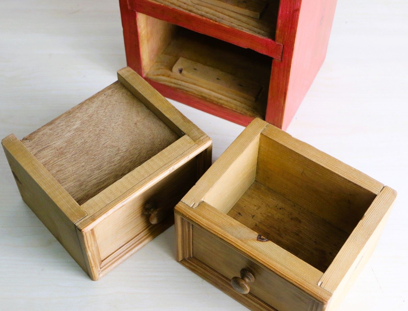 photo vinterior Vintage French Wall Mounted Rustic Pine Drawers Small Size Natural & Burnt Red