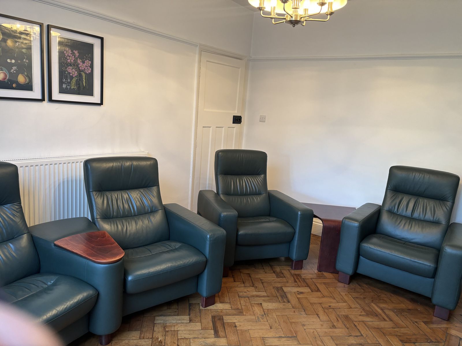 Ekornes Stressless Recliners 🪑 Ekornes Reclining Leather Chair Set – 4 Chairs Matching Table photo furniture