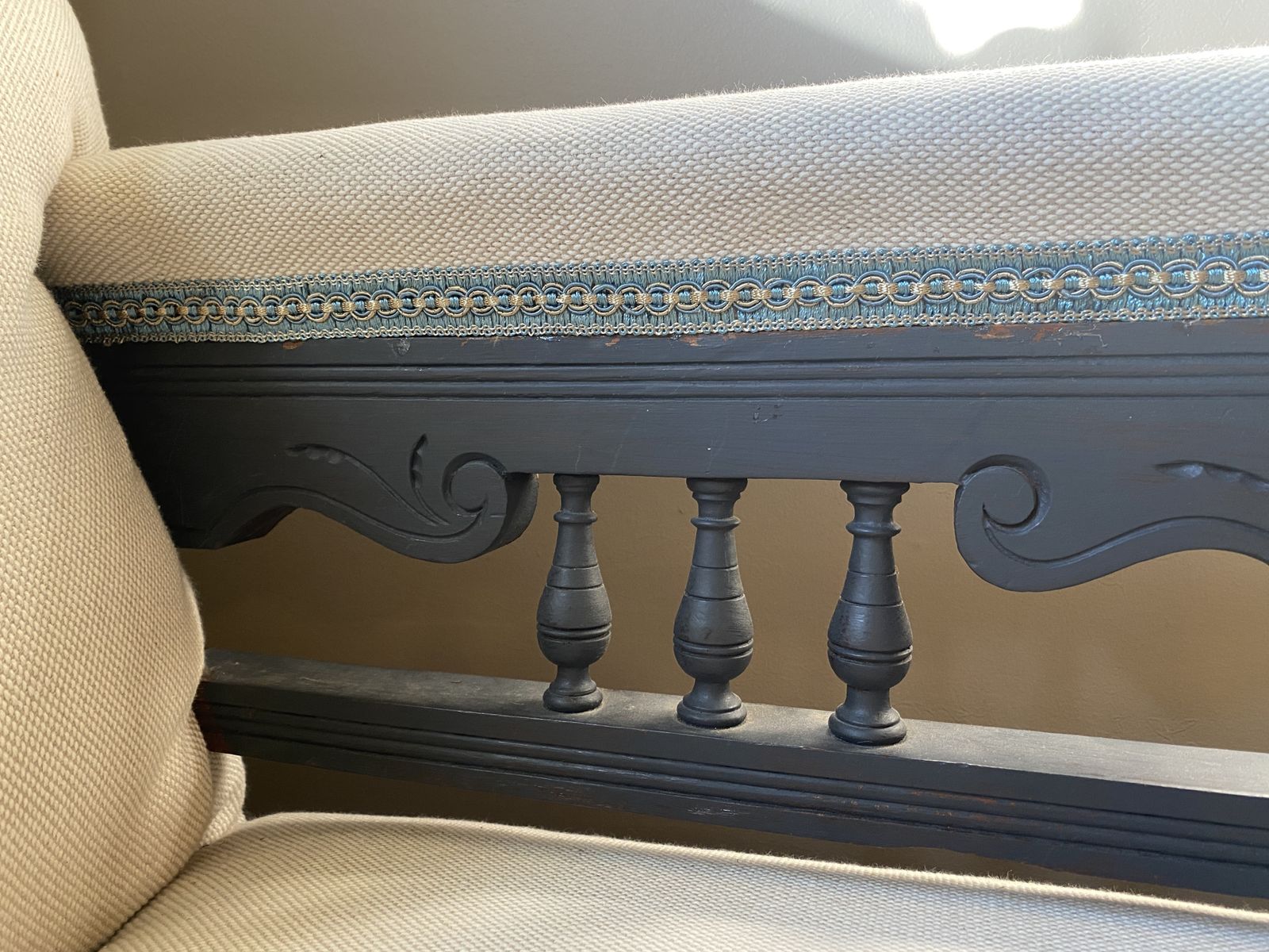 Furniture Late 19th/Early 20th Century Roll Back Chaise Longue *Re Covered photo