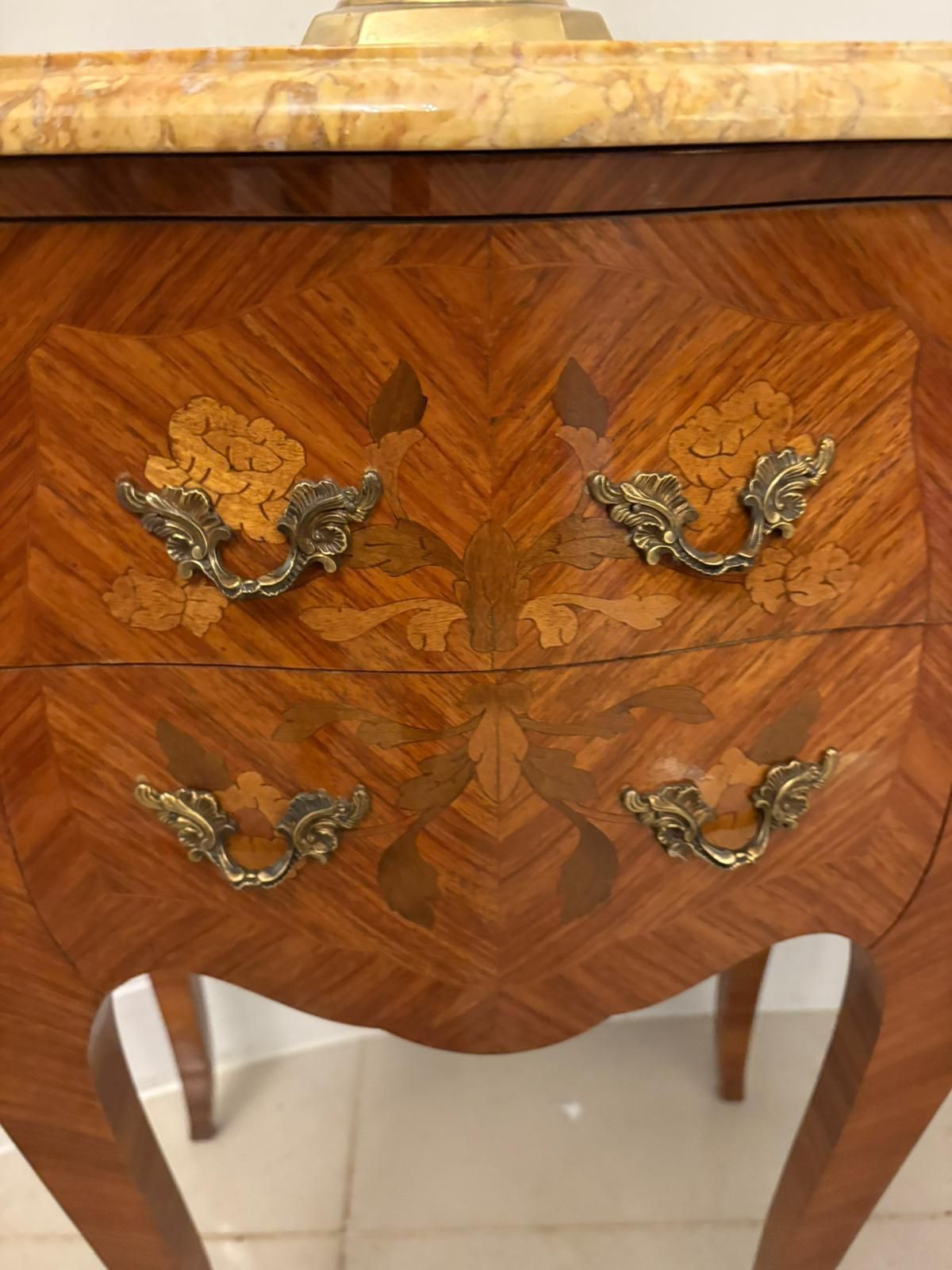 photo furniture Antique Quality Pair Of French Louis XV Style Marquetry Bedside Cabinets