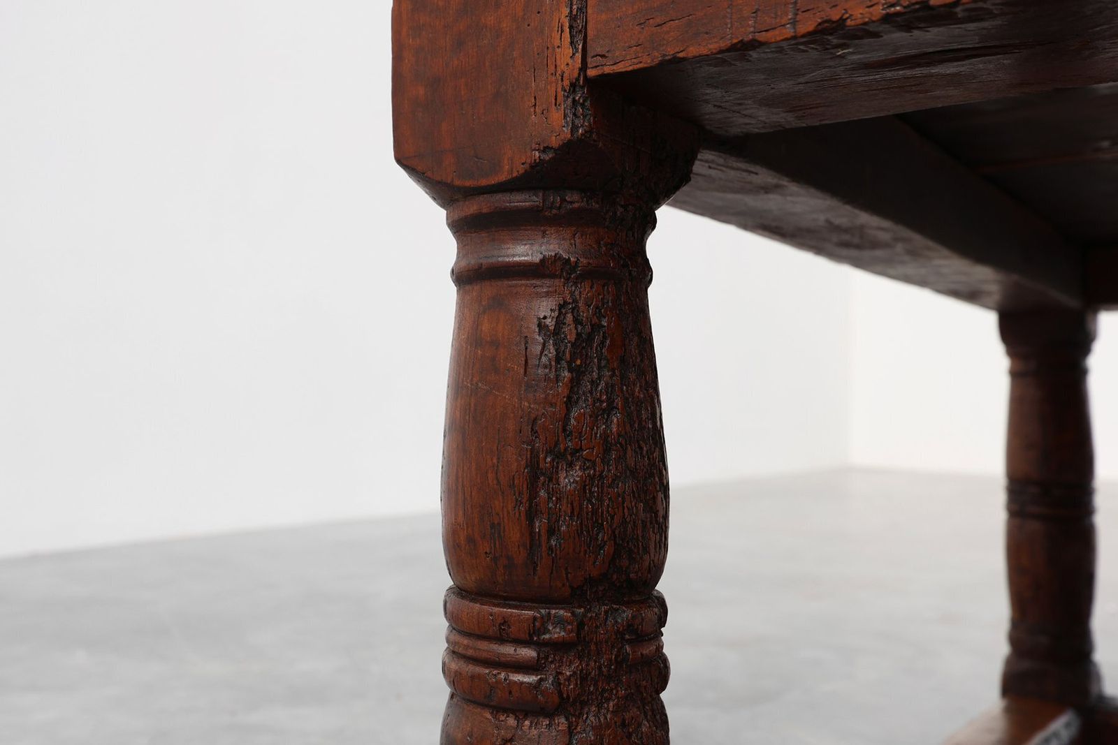 photo vinterior Wabi Wabi Style Hand Carved Oak Side Table, Spain, 17th Century