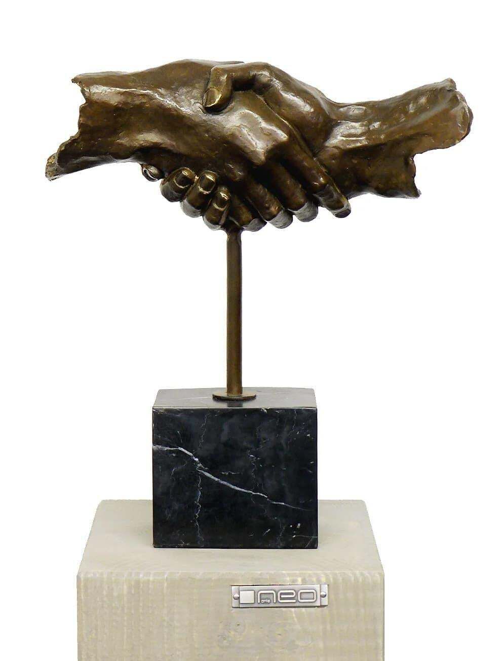 Bronze Sculpture – Friendship – Inspire By Salvador Dalí photo vinterior