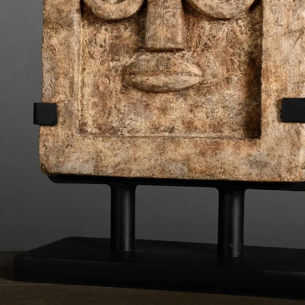 Primitive Sandstone Stele In Natural Tones – Khôl Model, South Arabian Style photo 849.0