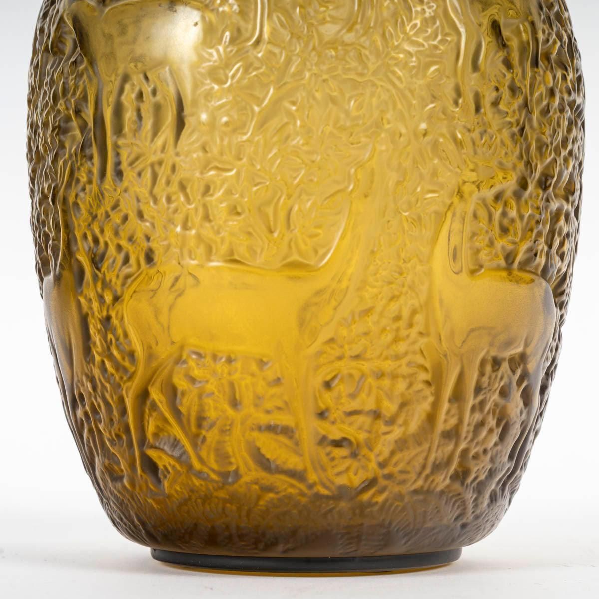 Lalique France Vase, Doe Décor In Crystal, 20th Century, Art Modern. photo Home Decor