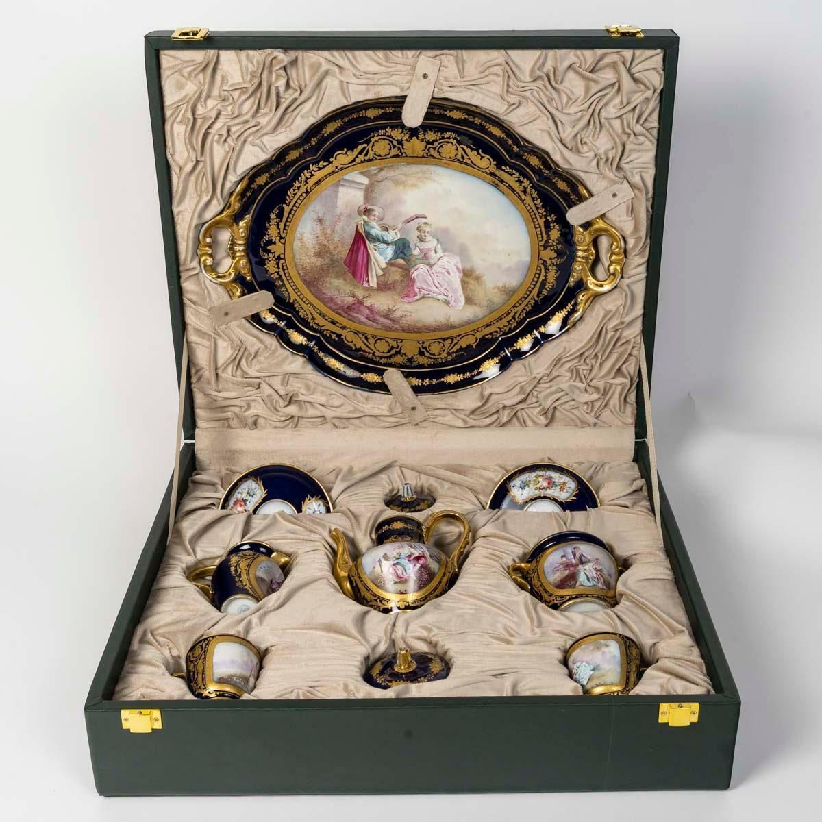 Large Sèvres Porcelain Tea Service, 19th Century, Napoleon III Period. photo vinterior