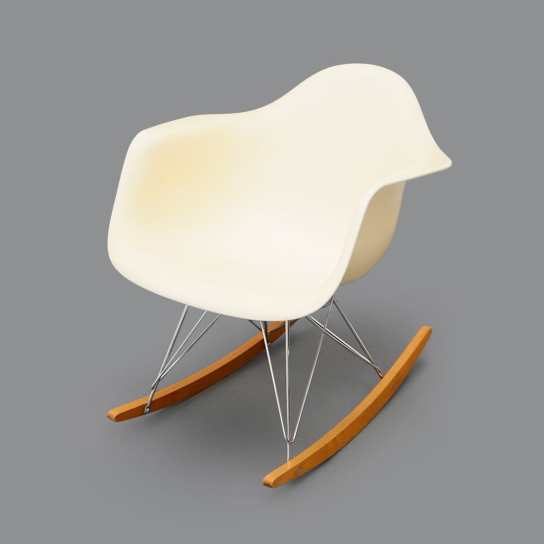 “Rar” Rocking Chair By Charles & Ray Eames For Vitra, 1950s photo Furniture