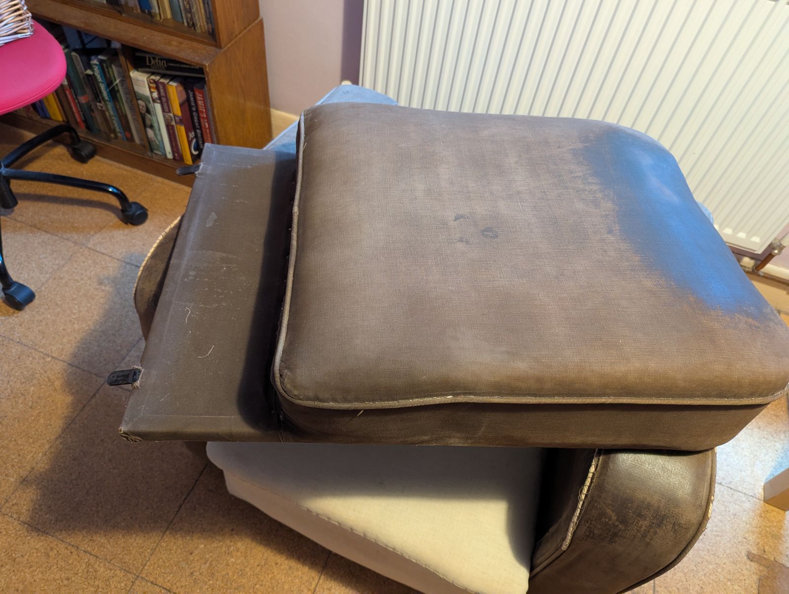 Minty Armchair 100 Yrs Old Structurally Sound Needs Reupholstering. Very Comfortable. 79cm Wide, 90cm Tall, Seat 44cm. photo vintage