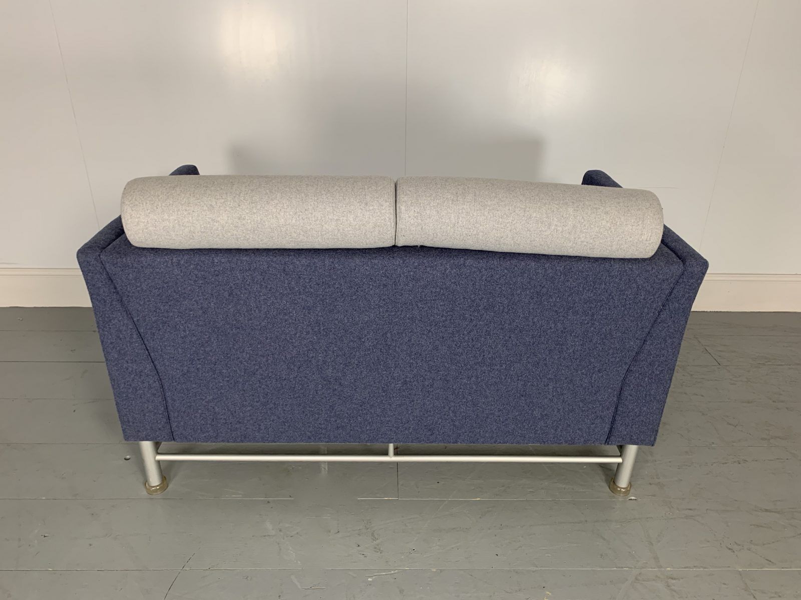 Sublime Rare Knoll “East Side” Sofa By Ettore Sottsass In Blue And Grey Wool photo vintage