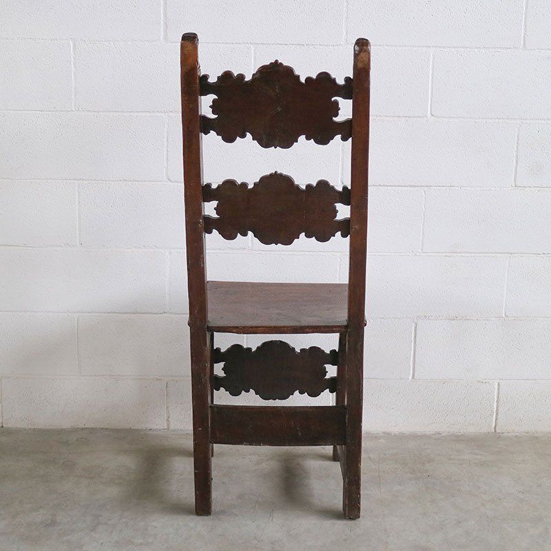 Renaissance Chair In Carved Walnut photo vinterior