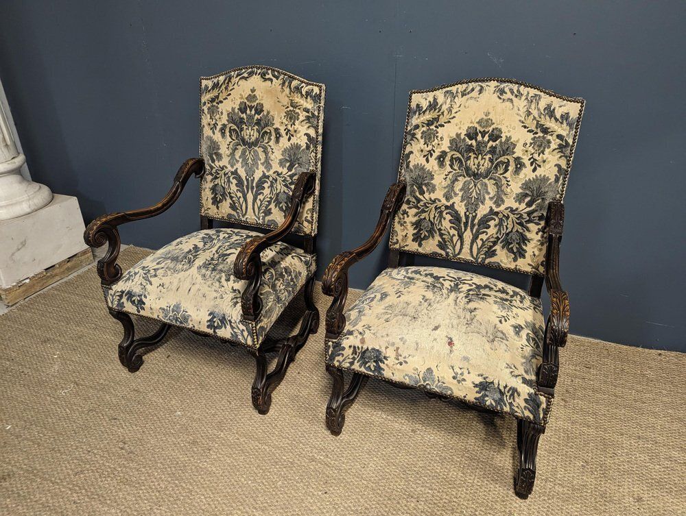 Set Of Louis XIII Style Armchairs photo vintage