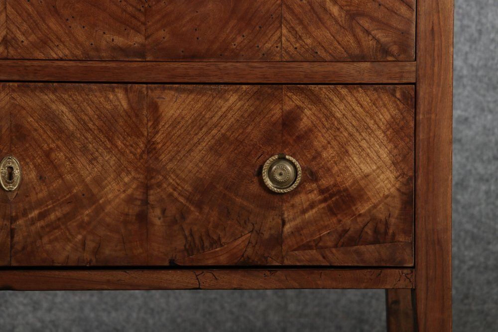 photo vinterior Small Antique Walnut Chest Of Drawers, 1800